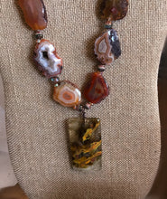 Load image into Gallery viewer, Condor Agate Necklace and Earrings Set