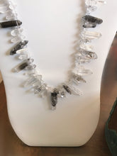Load image into Gallery viewer, Quartz Points Necklace