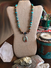 Load image into Gallery viewer, Earthy Leaf Necklace