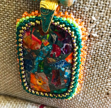 Load image into Gallery viewer, Beaded Cabachon Necklace